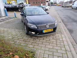 VOLKSWAGEN PASSAT 2011