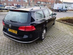 VOLKSWAGEN PASSAT 2011